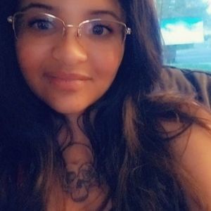 Meet your Posher, Desiree